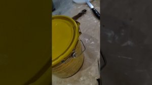 Как легко открыть металлическую крышку на банке с краской