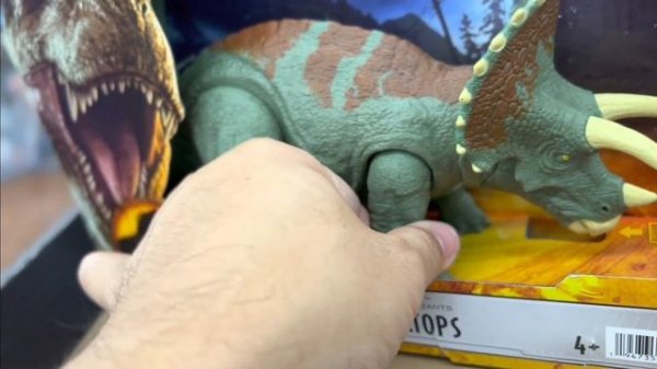 Triceratops from Jurassic World Dominion Toy Hunt Clips