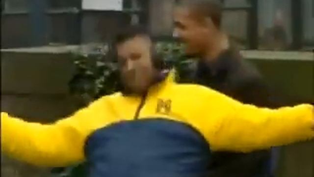Dancer on the street funny prank hidden camera смотреть онлайн