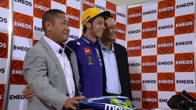 Rossi Unveils the special YZR-M1 for the 2016 Malaysian GP смотреть онлайн