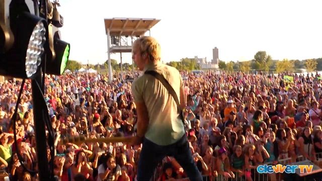 R5 Performance Highlights from Aurora Concert - Clevver All Access Episode 10 смотреть онлайн