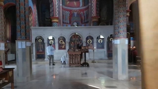 Великолепная церковь в элитном поселке Тбилиси. смотреть онлайн