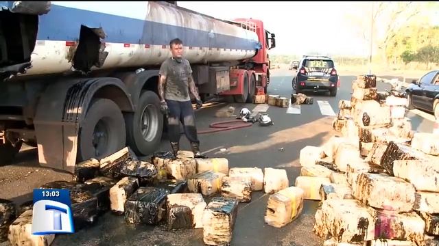 PRF aprende caminhão tanque carregado de drogas - Tribuna da Massa (14/10/19) смотреть онлайн