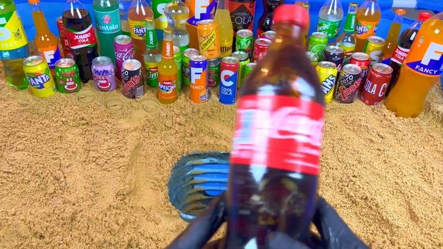 Experiment: Mega COMPILATION! Coca Cola & Mtn Dew, Fanta, Chupa Chups, 7up vs Mentos Underground смотреть онлайн