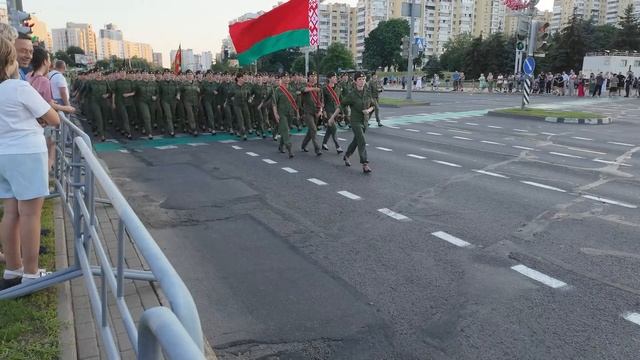 ⚡ Китайцы маршируют по Минску! Вечерняя репетиция парада 3 июля смотреть онлайн