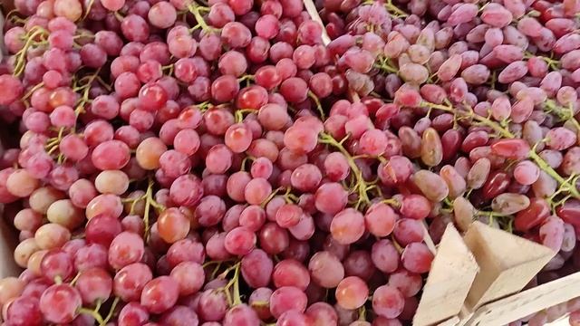 Ціни на ринку Шувар. Товару багато. смотреть онлайн