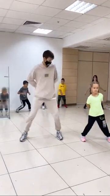 Симпа ❤🔥Девочка Повторила Танец 😱🔥#tuzelity смотреть онлайн