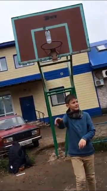 Water bottle flip challenge/бутылка воды челлендж смотреть онлайн