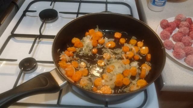 Тушкована Картопля з Фрикадельками 🥘 Просто і Дуже Смачно. смотреть онлайн