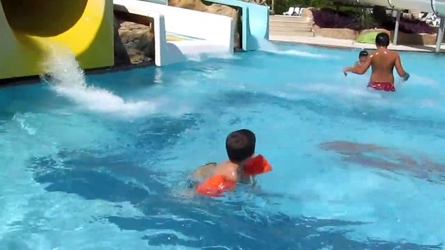 Hasiset Kaan Aquaparkta смотреть онлайн