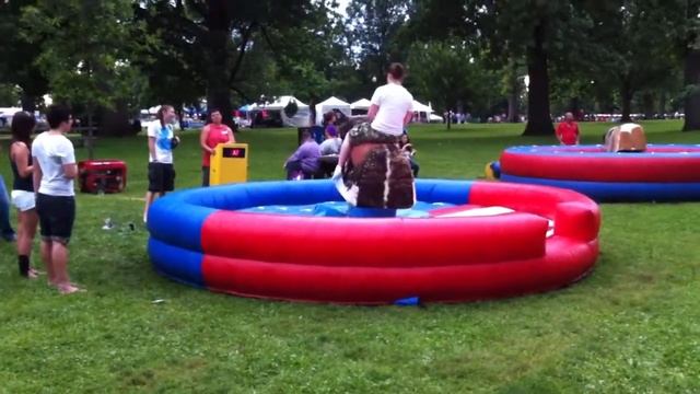 Mechanical Bull 2 - Columbus Pride Festival смотреть онлайн