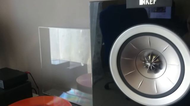 KEF R300 Sound Demo смотреть онлайн