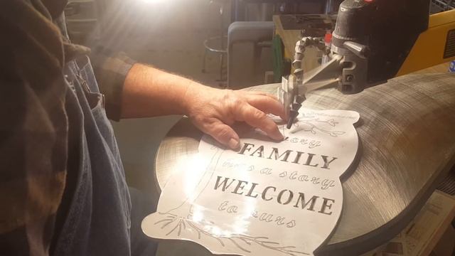 Sue May Family story Scrollsaw Plaque смотреть онлайн