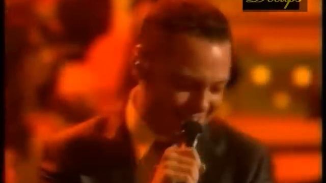 Tiziano Ferro Live (Legenda BR) Ed Ero contentissimo-No me lo So Spiegare-Sere Nere смотреть онлайн