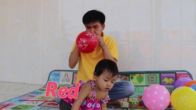 Baby Nora Playing with Coloured Balloons смотреть онлайн