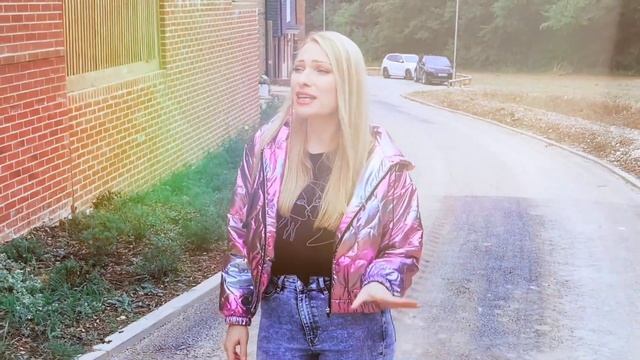 Nina Schofield - Who Is She? (Official Video) смотреть онлайн