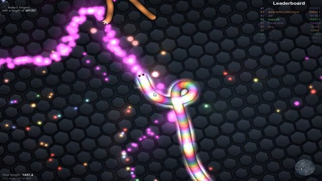 Slither.io ПОЖИРАЕМ ЧЕРВЕЙ!!