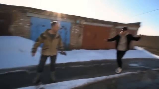 МАКС ВАЩЕНКО НАБРОСИЛСЯ НА ОХОТНИКА И ЗА РУЖЬЯ ОХОТНИК СЛЕДИТ! смотреть онлайн