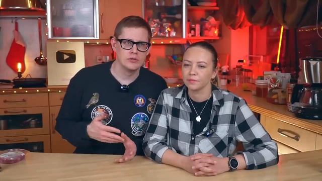 ЭТО СЪЕДОБНО САМАЯ ДЕШЕВАЯ новогодняя еда из Пятерочки VS Ашан VS Перекресток смотреть онлайн