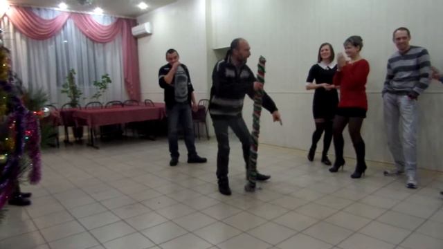 стиптиз Карлсона смотреть онлайн