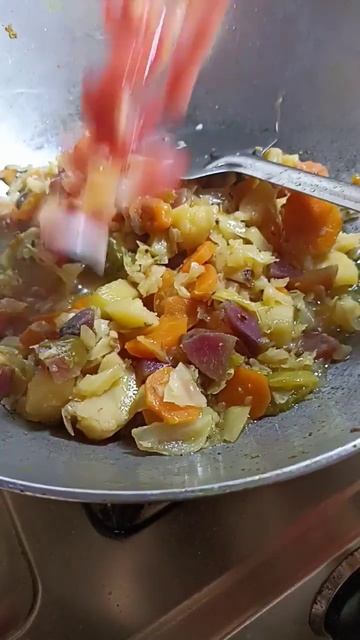 #Mix vegetables #cabbage#carrot#capsicum#beat#potato#tomato healthy veg