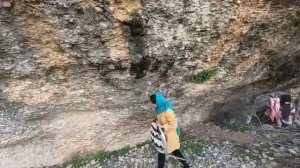 15.04.2023 Девушки-кочевницы отправляются в пещеру за молоком