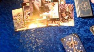 ЧТО ГОВОРЯТ ЗА МОЕЙ СПИНОЙ? расклад таро, гадания онлайн