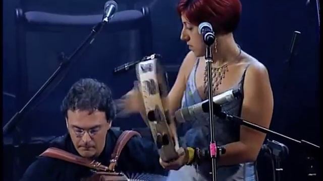 La Notte Della Taranta - Canzoniere Grecanico Salentino - Beddhu Stanotte смотреть онлайн