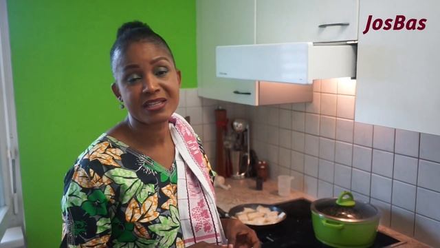 Feuilles de Manioc grillé - Pondu ya Nguangula смотреть онлайн