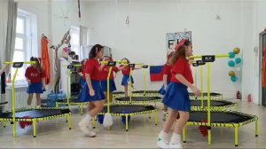 Акробатика на батутах для детей. Джампинг.