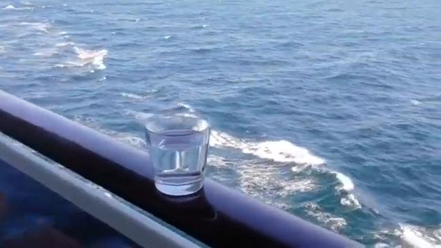 Видео Стакан воды смотреть онлайн