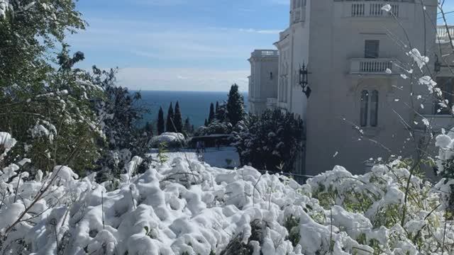 Белый снег в Ливадии смотреть онлайн