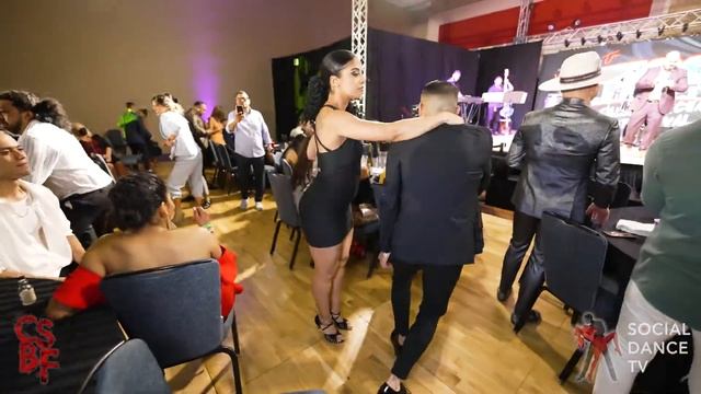 Adolfo Indacochea & La Alemana - Social Dancing | Chicago Salsa & Bachata Festival 2021 смотреть онлайн