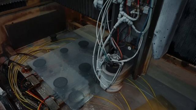 Как это сделано? Стеклянные лестницы для выходов на кровлю от RGC