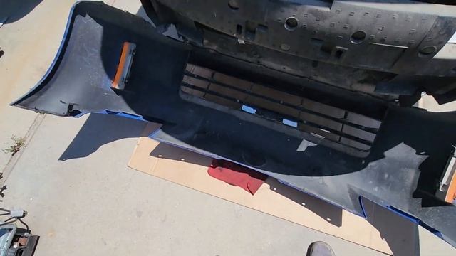 How to replace both headlights on a 2007 Nissan 350z. смотреть онлайн