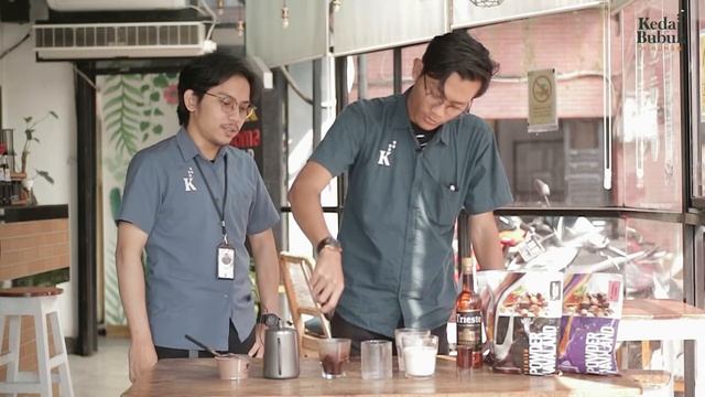 Minuman Chocolate Hazelnut yang lagi booming смотреть онлайн