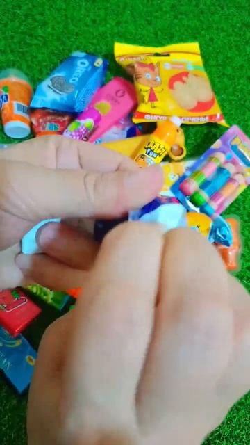ZiZi #chocolate #bubblegum #unpackingcandies #youtubeshorts #shorts #jelly смотреть онлайн