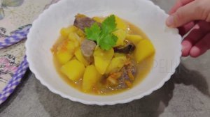 Тушеная картошка с мясом / Как приготовить тушеную картошку с мясом на сковороде