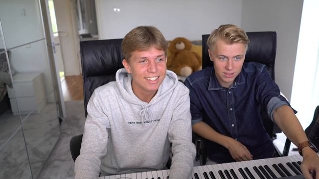 Jag gjorde en låt av Coca Cola Energy-burkar смотреть онлайн