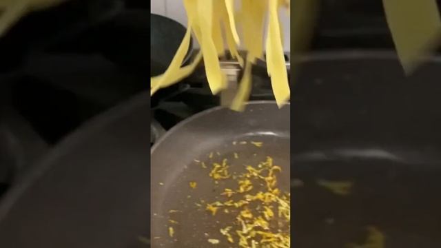 FETTUCCINE AL LIMONE E PISTACCHIO #shorts #fettuccine #limone #pistachio #buonissimo #cremoso смотреть онлайн