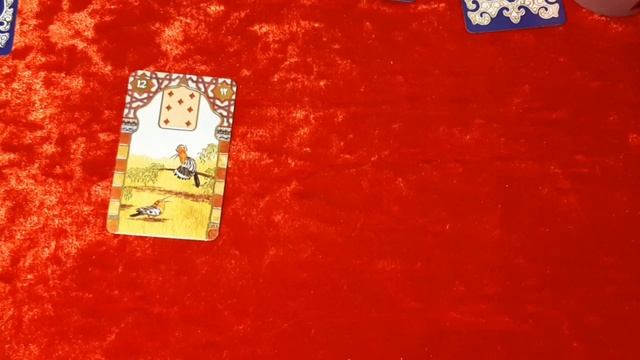 Позвонит,напишет ли первый?