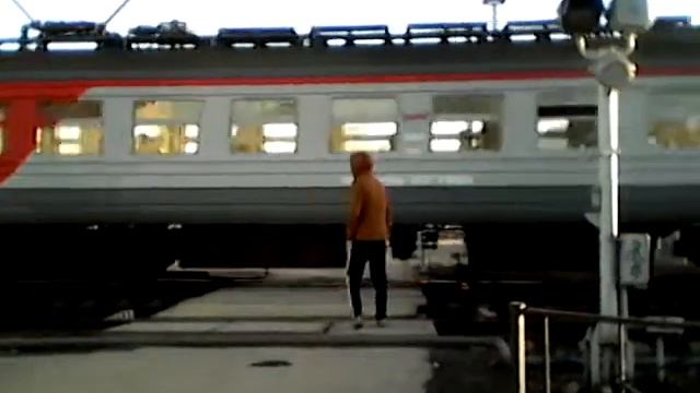 ЭР2Т-8010 Перегон Броневая-Лигово смотреть онлайн