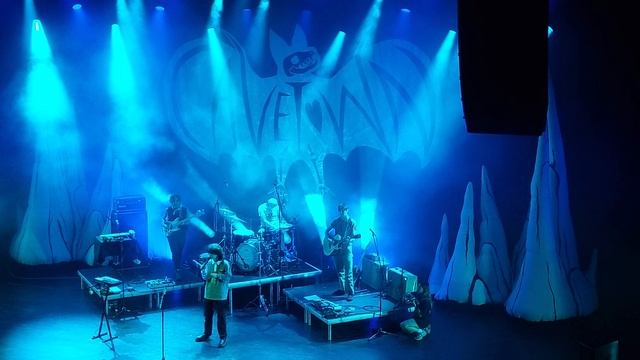 Frog - Cavetown (live at Tivoli Vredenburg in Utrecht) 20-09-2023 смотреть онлайн