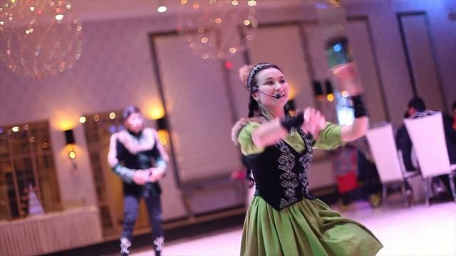 (СЫНМА БИЙ) БИЙ ЖАРЫШ - АСЕЛЬ КАСМАКУНОВА & ЭЛМУРАТ МАЙРАМБЕКОВ (НУКУРА КЫРГЫЗЧА БИЙ) КЫРГЫЗ БИЙ смотреть онлайн