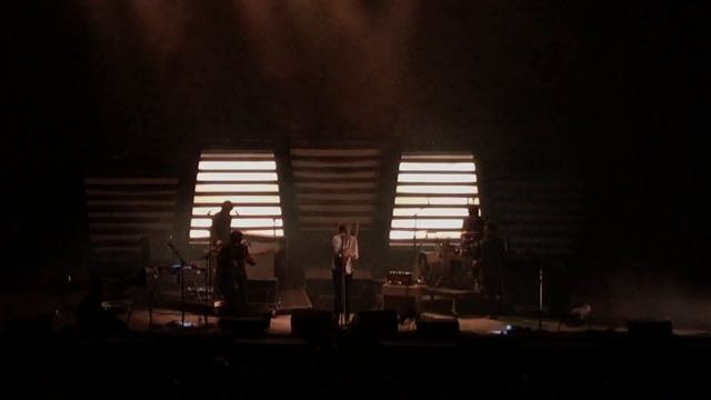 Spoon, "I Turn My Camera On," Hearst Greek Theatre in Berkeley, CA on Sept. 30, 2017 смотреть онлайн