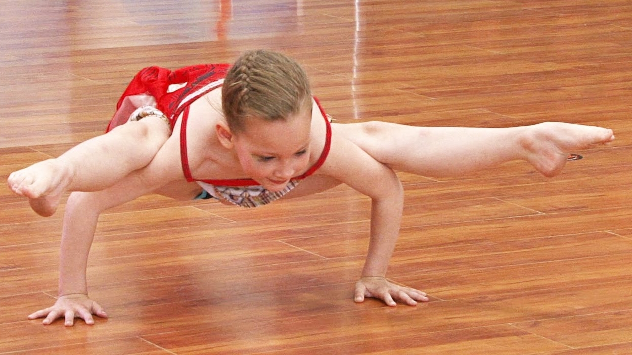 Детские спортивные акробатические танцы ~ выступление по акробатике смотреть онлайн