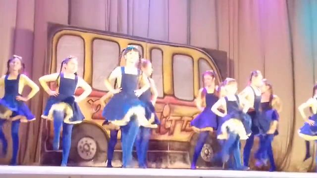 Танець мінйонів смотреть онлайн