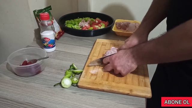 FIRINDA TAVA YEMEĞİ NASIL YAPILIR - Hazırlaması Kolay Lezzeti Anlatılamaz Tembel Yemeği 😅 смотреть онлайн