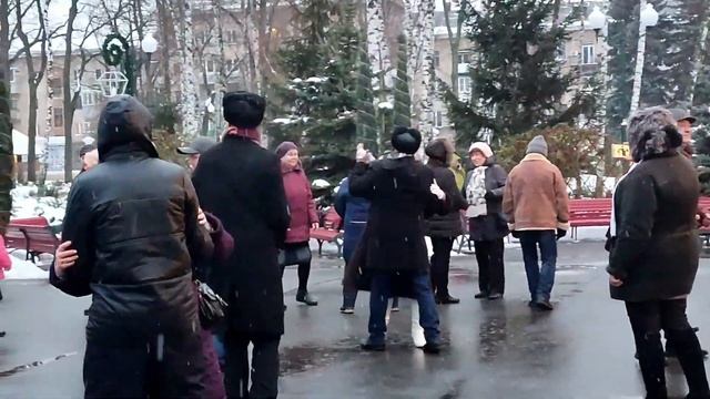 РАСТЁТ, РАСТЁТ ВОЗЛЕ ДОМА КАЛИНА! 2021 ТАНЦЫ ХАРЬКОВ #music #retrodancing смотреть онлайн