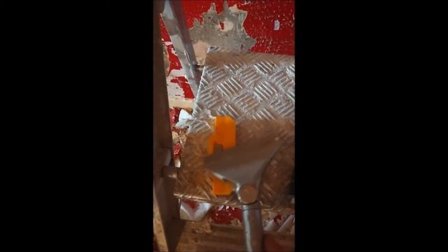 How To Remove Difficult Wallpaper With The Help Of Various Tools